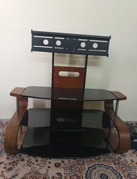 ميز • بلازمة