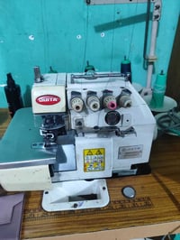 مكينه اوفر للبيع نضيفه مابيه شي سعر 250 رقمي 07773171291