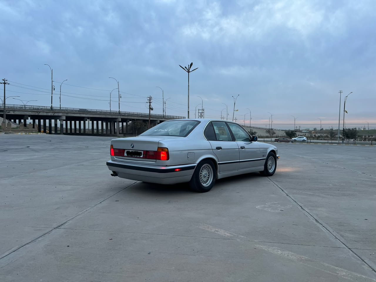 للبيع525ia مسكر كبس موديل 1995 ***********
كير و محرك شرط بدون صرف و بخار  سنويه جديد لحد 2031 هزه جديد بسمي أربيل انكليزي بدون ضربه 4جام كهربائي دواخل جلد باطين صاج ملكي دبل ايرباك دبل جكمجه سعر 77بي مجال مكان كركوك تحياتي
