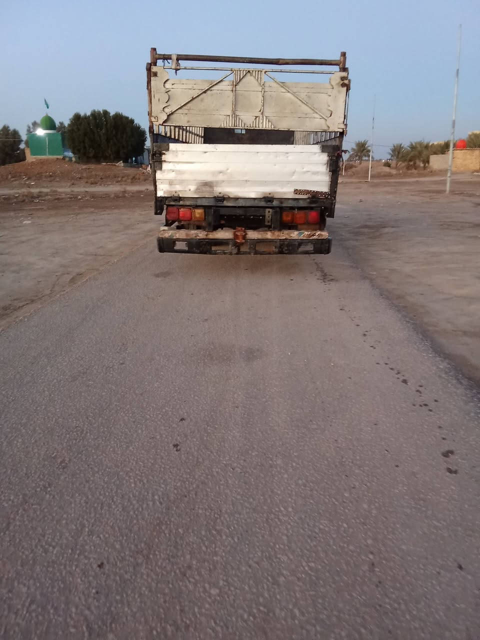 للبيع نيسان عضم 91كفاله عامه م̷ـــِْن محرك سوبر 12ولف  وكير وكسل شاصي 6اله ربع سياره ترايك للبصره سنويه لل28مشروع وطني مكان بابل الشوملي سعر 65وبيه مجال جدن بصيط ***********
