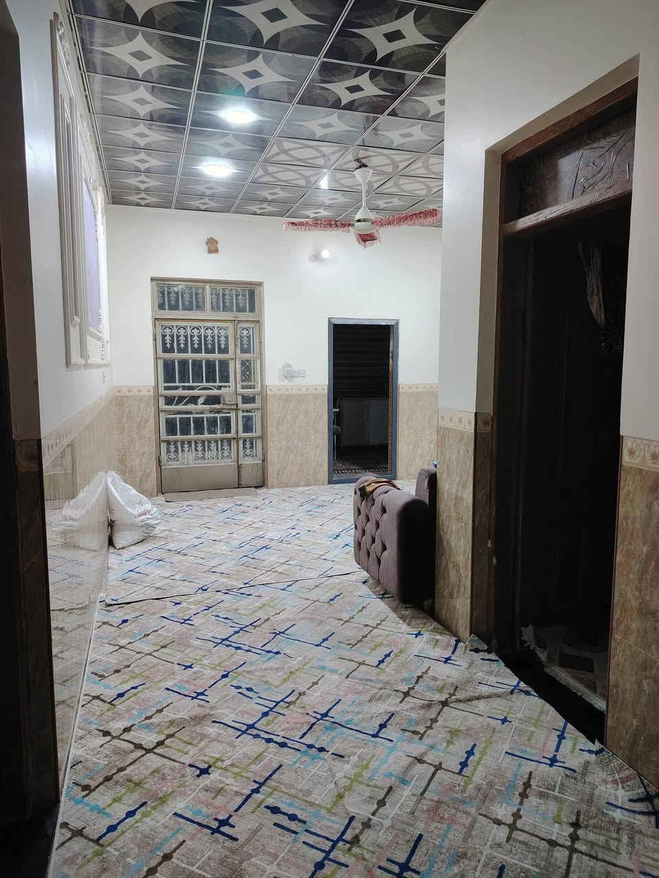 ركن على شارع الرئيسي مال الخصيمة
مبني  سنة 2021
و مصبوغ و ترتيبات سنة 2024
مساحة 120
الطابق الارضي غرفة نوم استقبال و مطبخ و صالة و حمامات 2
طابق الثاني 3 غرف كبار و غرفة صغير الطابق الثاني ما ساكنين بي الغرف لسة فارغة 
طابق ثالث بي غرفة مسويها مخزن مجموع غرف 6 من عدا الاستقبال
بيت نظيف كلش و كما موضح بالصورة
اريد اراوسة بدونم بعرصات حجي هندي مال الخصيمة او حولي الجامعة الي عندة خلي يراسلني
للاستفسار مراسلة على الخاص


**إذا كنت صاحب هذا الإعلان وتريد حذفه لأي سبب، رجاءا أرسل رسالة إلى الدعم الفني**