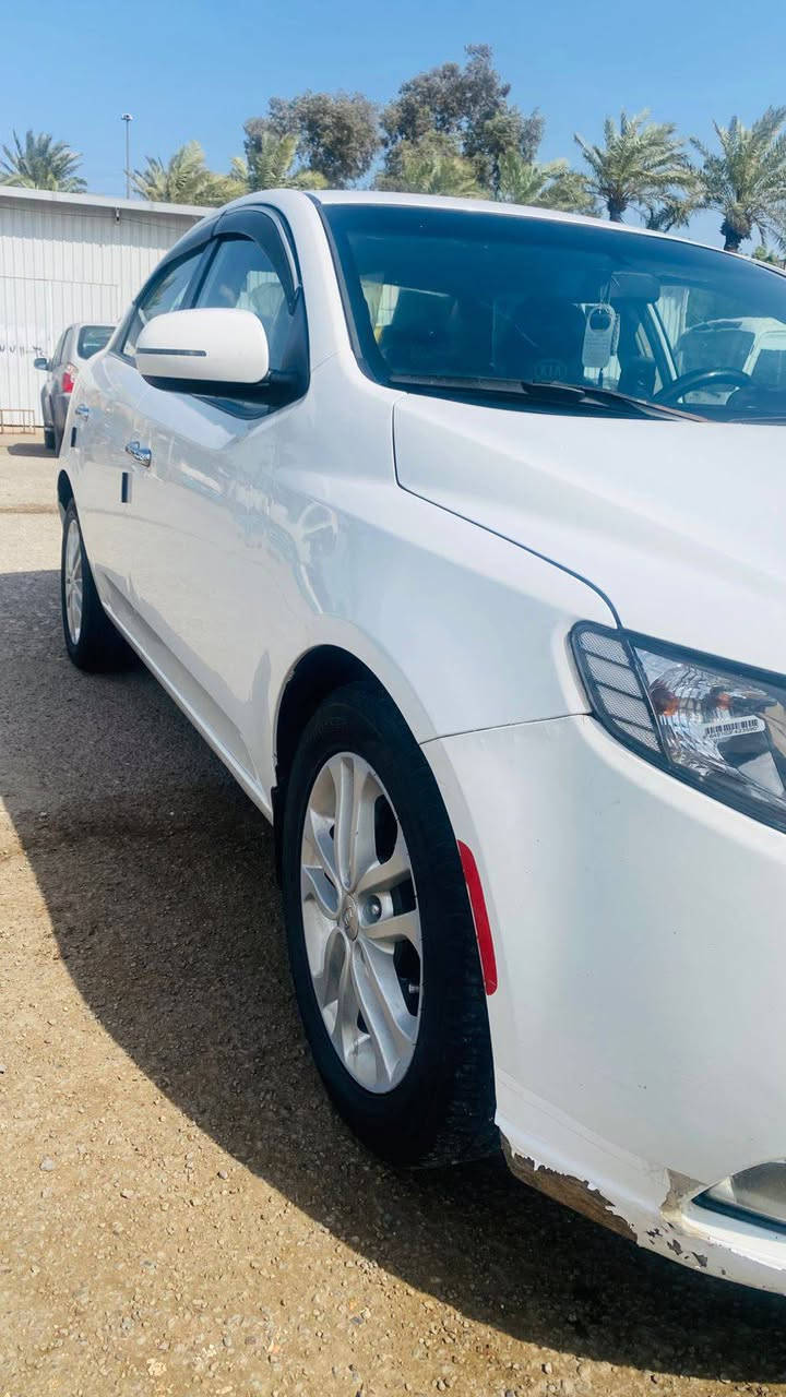 السلام عليكم كيا سيراتو  خليجي
موديل 2011 

السياره مكفوله من ضربه وتبديل وصبغ 

رقم  سليمانية باسمي 

السنويه ل 2029  

 مواصفات 

حساسات خلفيه 

شاشه مع كامره 

اشاير بالمري مع مري شفط 

داخل لونين اسود وماروني 

دوشمه  جلد كشنات وارضيه بالنواب جديده 

غرفتها كلش حلوه نضيفه 

لايت لد ثلجي 

محرك 1600 دوش  مكفول 

تبريد ثلج ❄️ تدفئة  فول 

تايرات تخم 

السعر 108 وبيها مجال 

مكاني صلاح الدين /الدجيل 

***********
