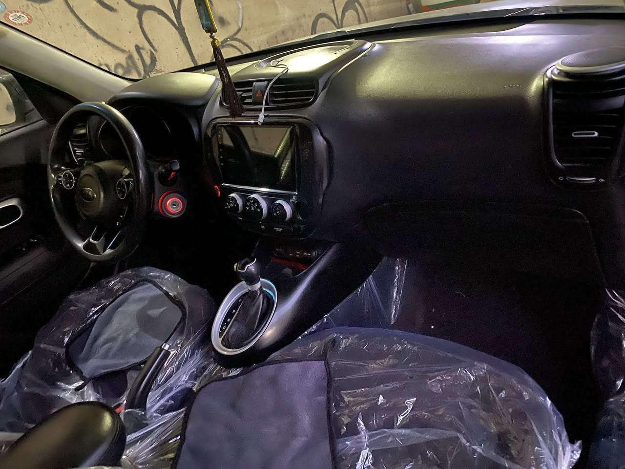 السلام عليك. كيا سول موديل 2016السيارة. جاهزة من كل شي. وحلوة.  بدون صبغ.  بيها. فقط. بارد ب جاملغ. ال مامي وباب سايق. شوي.  مكينه. 2000🤎❤️❤️السعر 110وبيها مجال. مكاني النجف. الاتصال. ***********
