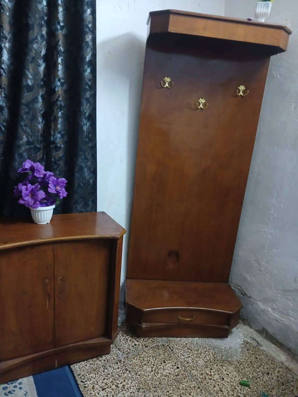 يا الله غرفه نوم صاج كامله سعره 600الف وبيهه مجال العنوان الطيفيه المزرعه ***********
