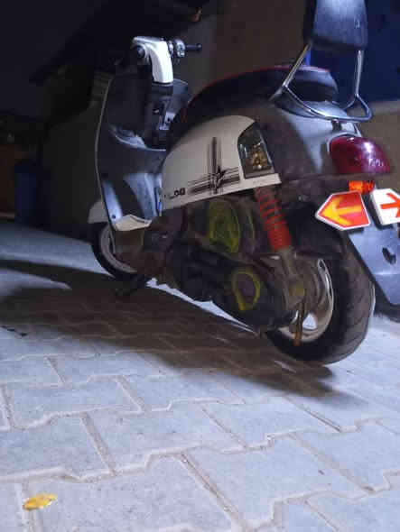 السلام عليكم دراجة بوليس لبيع الدراجة ما مفتوح صار شهرين منزله رمبه سعر 900وبيه مجال مكاني ام الكبر ولغزلان *********** مختمه ختم واحد
