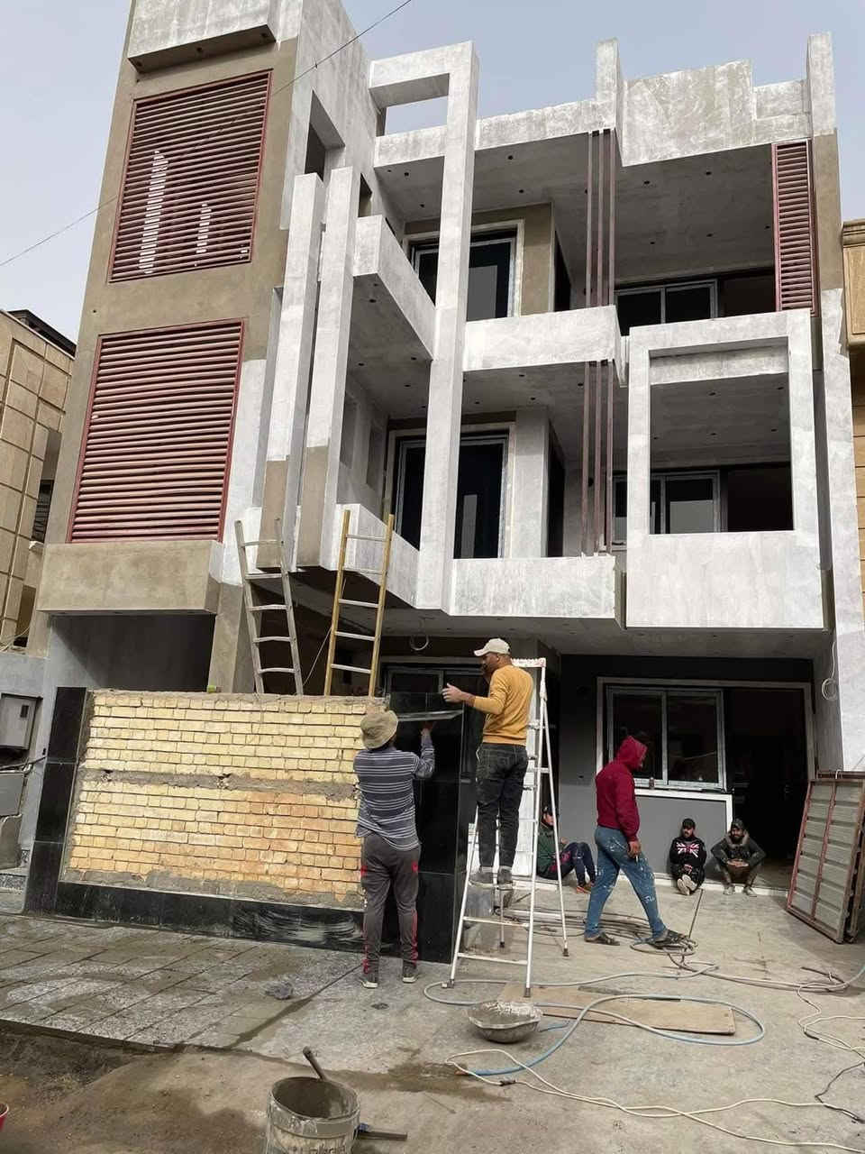 اسلام عليكم ورحمة صباغ بيوت نشتغل خارجي وداخلي وبديل شي بورد بديل خشب بديل رخام جبس بورد سحبات بورك وفوم بكاد ممتاز وبسعار مناسبه وبيادي مختصه شغل دقيق وبقل وقت وبقل كلفه ستفسار اكثر تصال برقم او واتساب ***********

