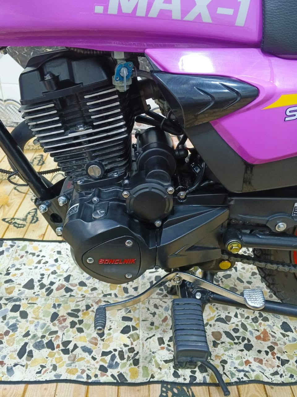 السلام عليكم دراجة ماكس وان موديل 2026 صارلها عشرين يوم من نازلة دراجة زيرو زيرو جديدة بمعنى الكلمة صالنصة كاتم خمسة كير سلف زائد هندر كهربائيات كلها شغالة مابيها شخط اوراقها كاملة السعر 850 وبيها مجال قليل 
العنوان بغداد الشعلة 
***********
ومتوفر واتساب
