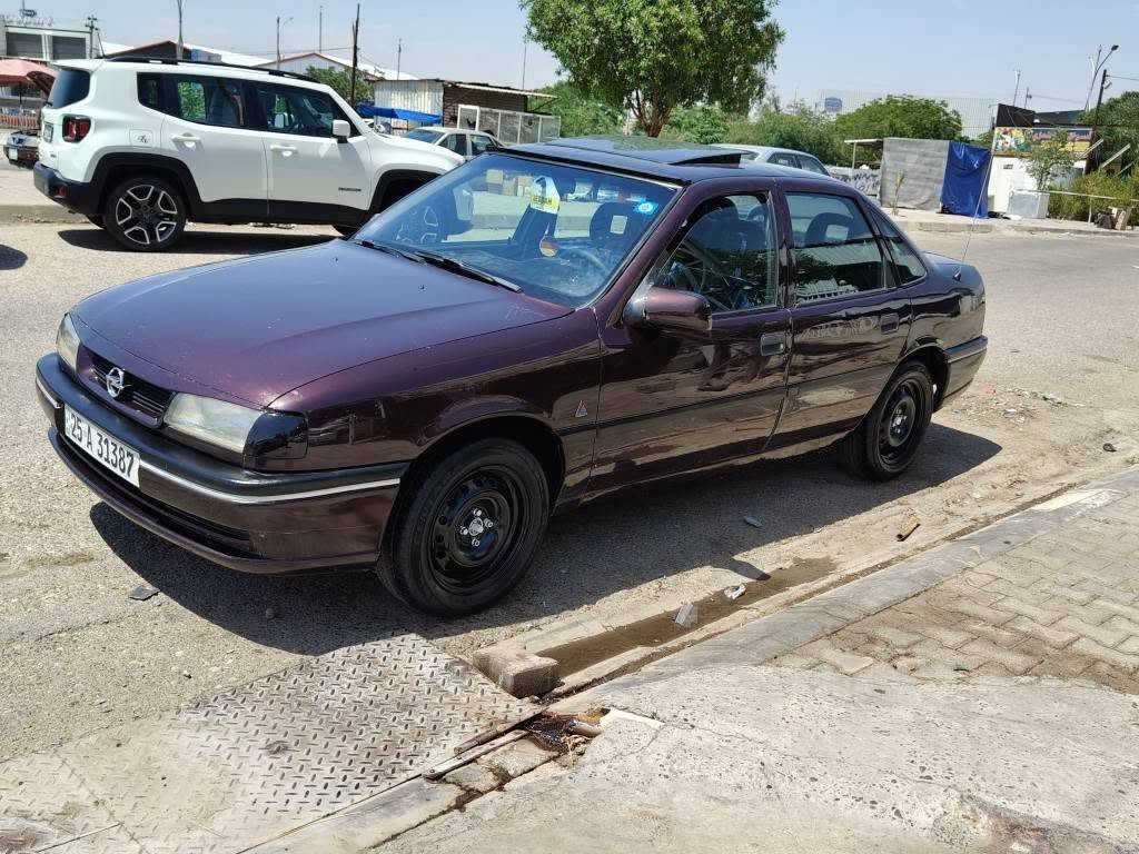 اوبل فكترا موديل 1992 حجم 20 كير عادي وارد ياباني تبريد بلادي غير شغال قفل مركزي ريمونت شاشه كامره خلفي دواخل جديد كشنات + بردات لون واحد 4 تجوات سياره بدون ضربه فقط هلاللت صبغ + صقف كلير صوره قبل صبغ يمي اثر جراد سنويا جديد مشروع وطني لغايه 2030 كوبون بانزين موجود كير محرك صدر كهربائيات كله بل شرط شرط تحويل  سياره جاهز من كل شي سعر 39 شراي خابر على رقم *********** كركوك, العراق

