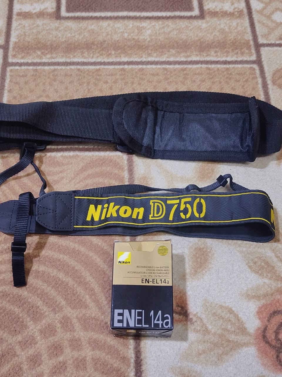 للبيع
كرب بطاريات نيكون يرهم على
D750/D850/D810/D800
D7000/D7100/D7200/D7500
حزام كتف عدد 2
بطاريه نيكون D5300 وجوا مستخدمه مرة وحده للفحص فقط 
توصيل موجود لجميع محافظات العراق 5تالاف 🚛 🚛 🚛


**إذا كنت صاحب هذا الإعلان وتريد حذفه لأي سبب، رجاءا أرسل رسالة إلى الدعم الفني**