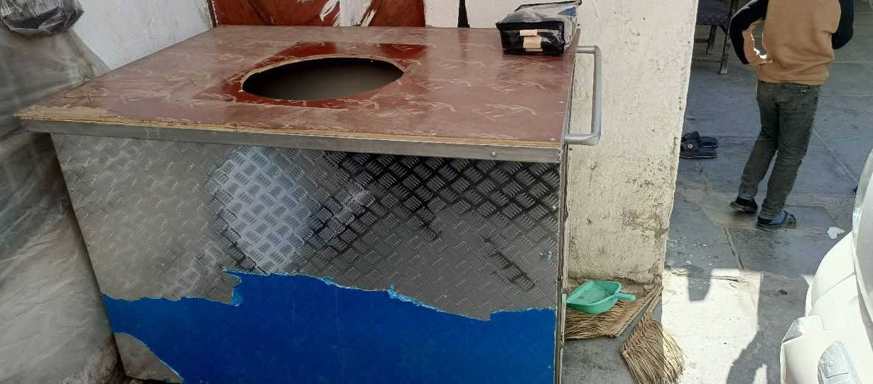 عربانة للبيع العنوان المعامل سوك العكيلي 250الف الاتصال ***********
