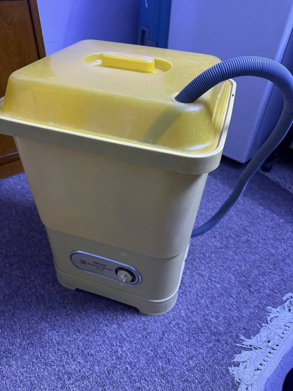 السلام عليكم :
1-غسالة ملابس داخليه وملابس اطفال،  نظيفه جداً نوع National ياباني مثل مموضحه بالصوره ، السعر 85،000 الف
2- غساله ملابس اطفال صينيه غير مستخدمه السعر 30،000 الف
• للأستفسار الدخول ع الخاص.


**إذا كنت صاحب هذا الإعلان وتريد حذفه لأي سبب، رجاءا أرسل رسالة إلى الدعم الفني**