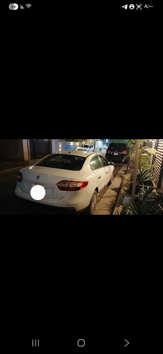 رينو فلونس ٢٠١٣ 
رقم بغداد باسمي
بدون صبغ
مكينه وكير مكفول
المنصور ١٤ رمضان
عارضها ٦١ $
***********
