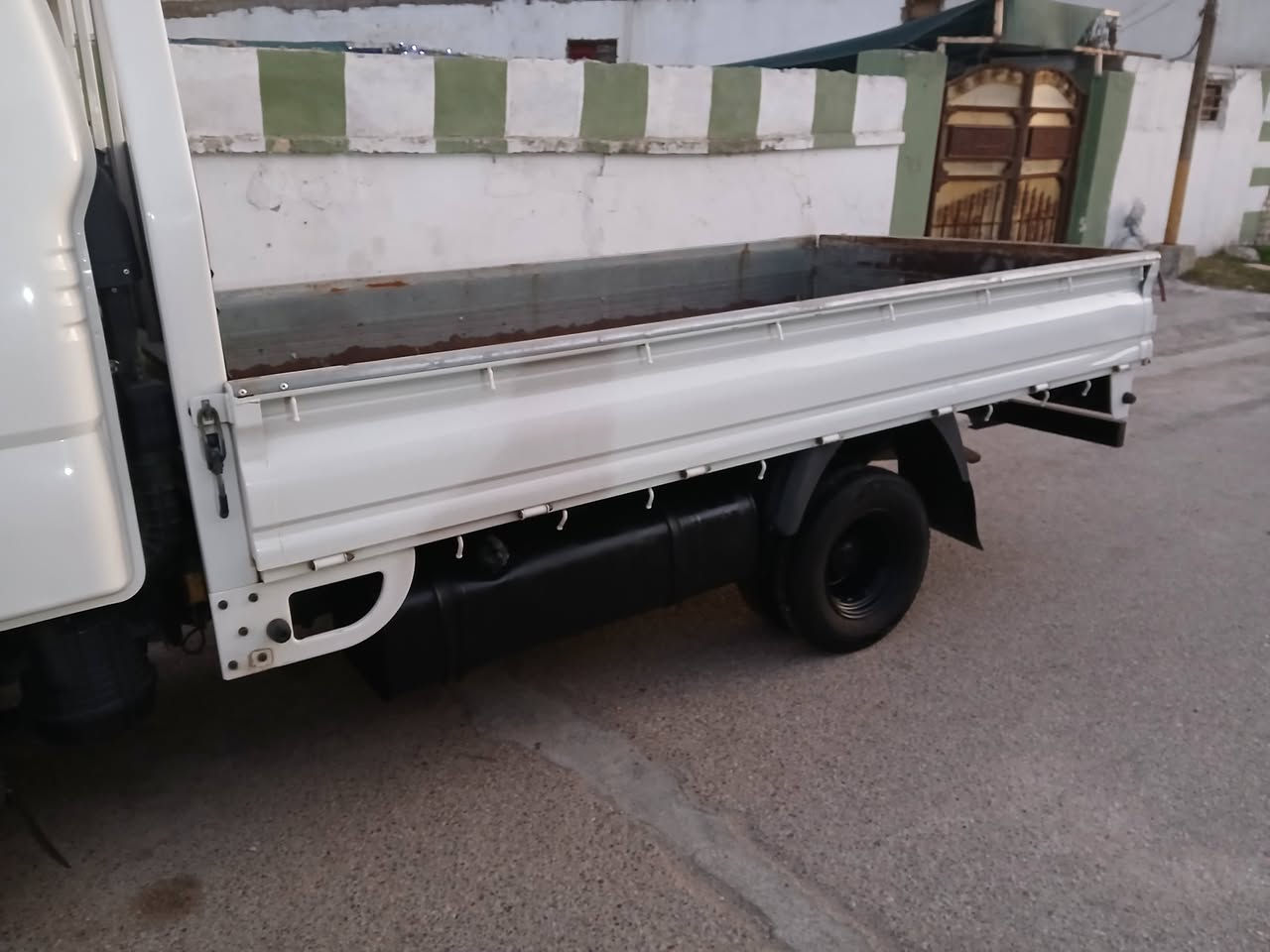 سلام عليكم كيا فحل موديل ١٦ مكفولة كفالة عامة كلهة بلادية جاهزة للشغل بسمي تحويل ثاني يوم السعر ١٣٢ بيهة مجال بسيط موبايل ***********مكاني بغداد
