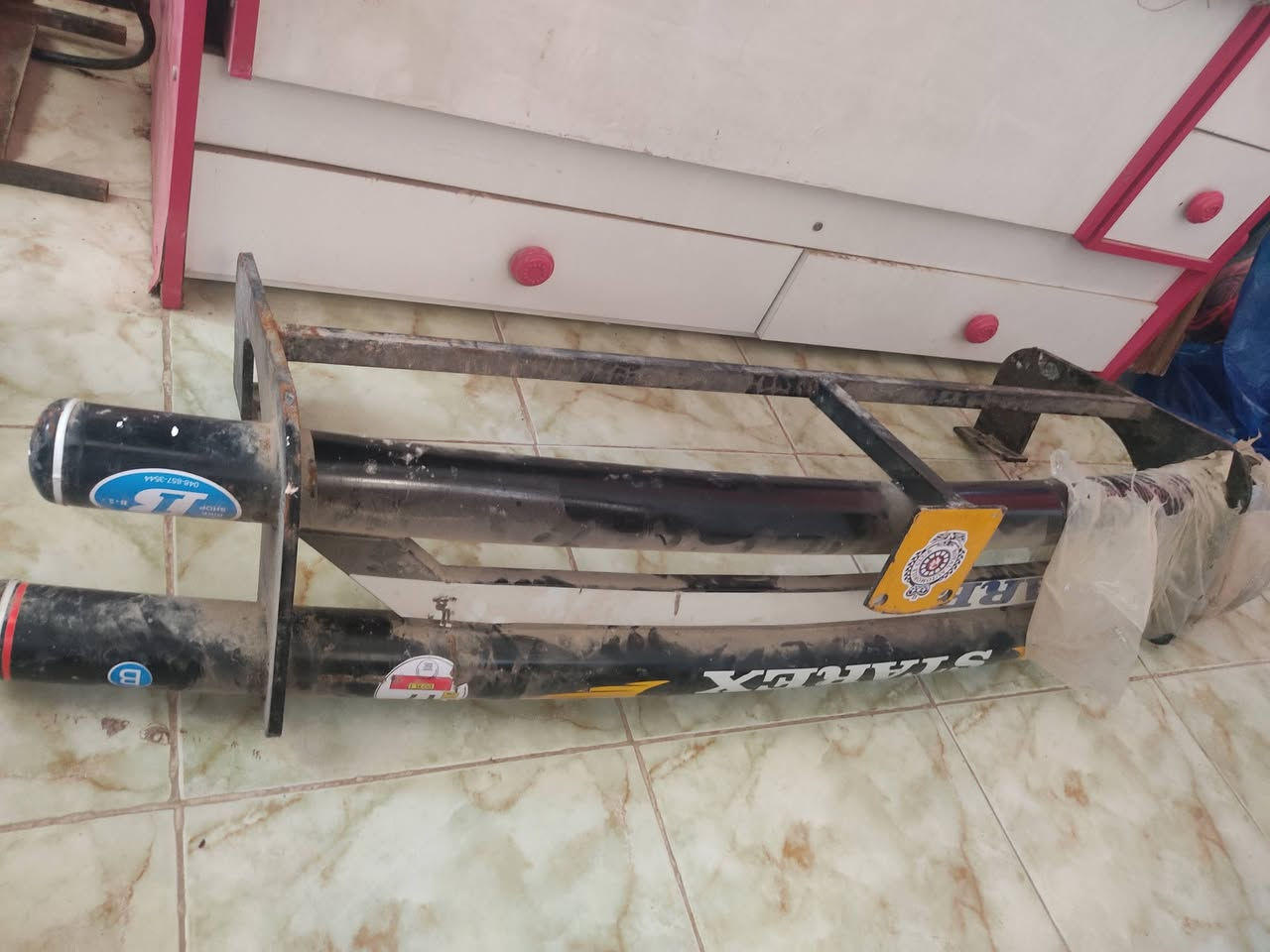 السلام عليكم
درع ستاركس امامي و خلفي للبيع 
السعر ٢٥٠ جديد غير مستعمل مكاني ديوانيه للاستفسار الاتصال عل الرقم ***********
