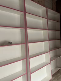 رفوف اسواق وترهم كوزمتك جدد بسعر جداً مناسب الشراي يتصل على الرقم 0771...