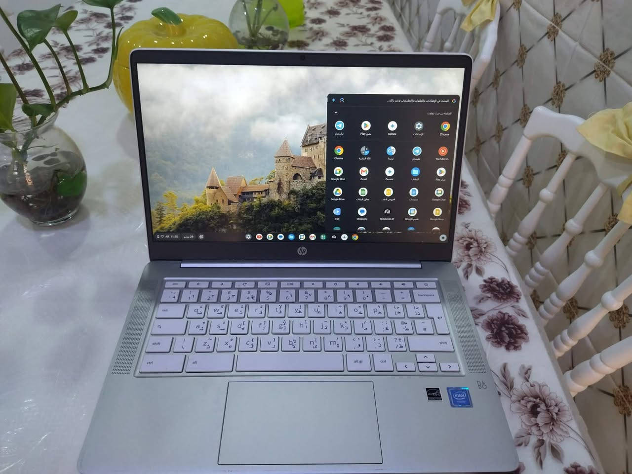 للبيع: لابتوب HP Chromebook 14 بحالة ممتازة وخفيف جداً للدراسة والعمل اليومي 💻
الموديل: HP Chromebook 14a

​النظام: ChromeOS (سريع جداً، آمن، ويدعم تشغيل تطبيقات الأندرويد ومتجر Google Play)

​الشاشة: 14 بوصة بدقة عالية جداً Full HD (IPS) مضادة للانعكاس وألوان مريحة للعين.

​المعالج: Intel Celeron N4020 (اقتصادي وممتاز للتصفح ومتابعة المحاضرات).

​الذاكرة (RAM): 4 جيجابايت LPDDR4.

​التخزين: 64 جيجابايت من نوع eMMC السريع.

​الصوت: سماعات ستيريو ممتازة جداً ونقية بنظام B&O (Bang & Olufsen) العالمي.

​الكاميرا: كاميرا HP HD مدمجة مع مايكروفون مزدوج لعزل الضوضاء (ممتازة للاتصالات والفيديو).

​المنافذ: يحتوي على منفذين USB Type-C الحديثة (تدعم الشحن السريع ونقل البيانات وعرض الشاشة) + منفذ USB عادي + منفذ سماعات + منفذ كارت ذاكرة MicroSD.

​الاتصال: يدعم الواي فاي اللاسلكي والبلوتوث 5.

​الوزن: خفيف جداً وعملي للتنقل (حوالي 1.46 كغم فقط).

​ الجهاز مثالي جداً للطلاب، تصفح الإنترنت، مشاهدة المحتوى، وإدارة الأعمال المكتبية والسحابية بسلاسة تامة وبطارية تدوم طويلاً قوتها 89%. السعر 120 الف.  المكان كركوك


**إذا كنت صاحب هذا الإعلان وتريد حذفه لأي سبب، رجاءا أرسل رسالة إلى الدعم الفني**