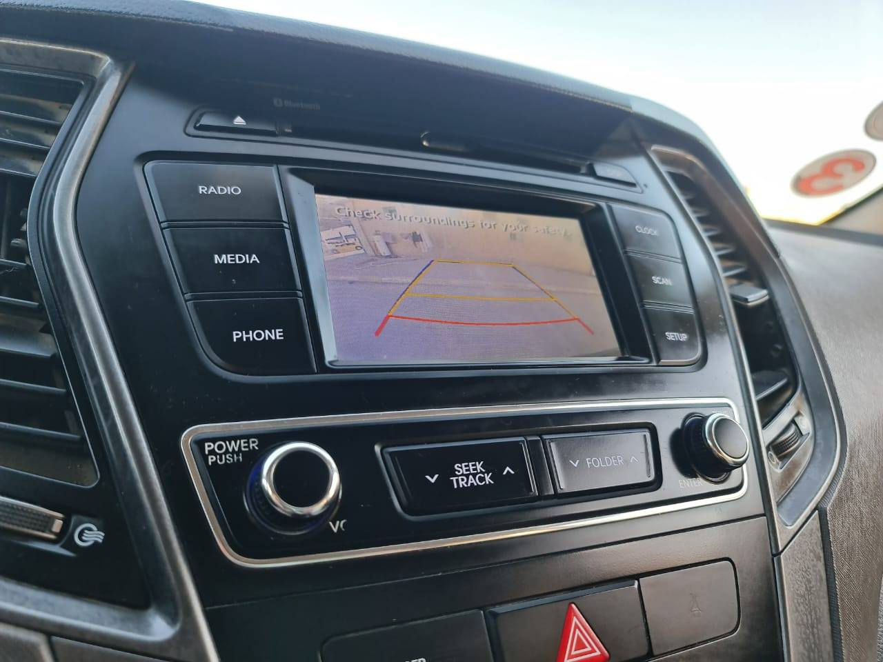 سنتافي 2018 وارد امريكي محرك 4 سلندر 2400 بيهه جاملغ وبنيد مصبوغ فقط بدون تبديل وبدون دواخل وشويه من باب السايق فنصبغ الباب فقط توحيد لون .. سياره جاهزه كير مكينه حداديه تواير تبريد ، رقم ذي قار مميز تحويل ثاني يوم .
تحكم جهتين ستيرين
كاميره وشاشه
اشاير بالمري
تحكم بالمري 
مانع انزلاغ
مثبت سرعه
5 راكب 
ماشيه 96 فقط يعني محرك نظيف جدا ..
*********** متواجد واتس اب
السعر 135 وبيهه مجال بسيط ناصرية, ذي قار
