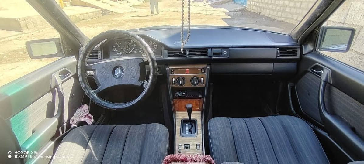 الســــــــــلام عليــــــكم
مارسيـــــــدس للبيع... 
موديل 1989 
كير ومحرك بلادي 
رقم كركوك جديد 
للتواصل والاستفسار اكثر الاتصال على هاذا الرقم ***********
العنوان كركوك.
