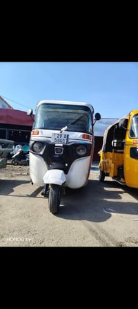 تكتك لبيع موديل ٢٠ معمره هستوه معمره دواسات رقم نكليزي اتصل ٠٧٧٦٤٠٣٦٨١...