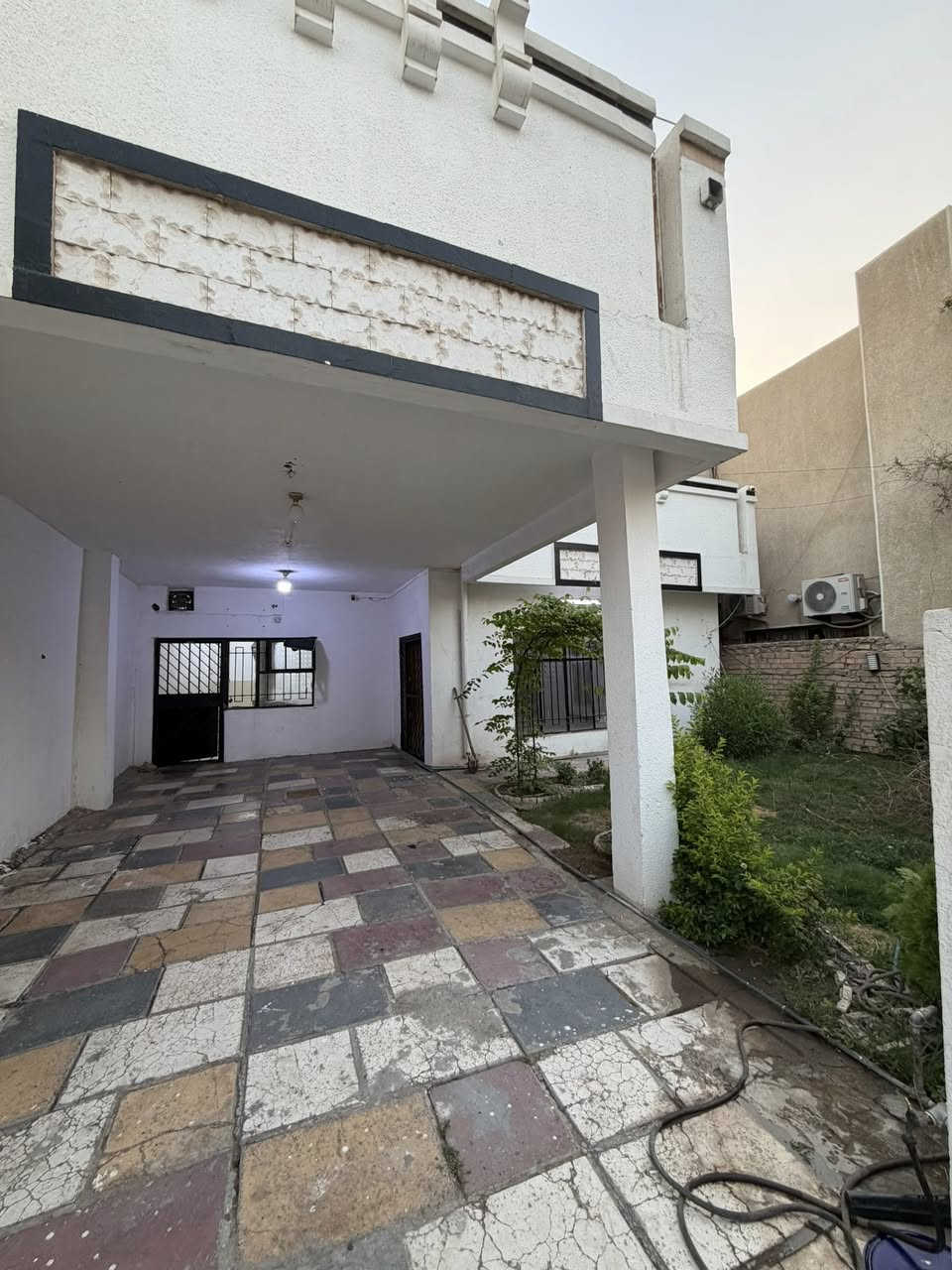 للايجار في السيديه
🏠 200م موقع مميز 

يحتوي على 3 غرف نوم 

صاله ومطبخ حمامات عدد 2 

كراج وحديقه 

السعر مليون وربع 

للاستفسار ***********
