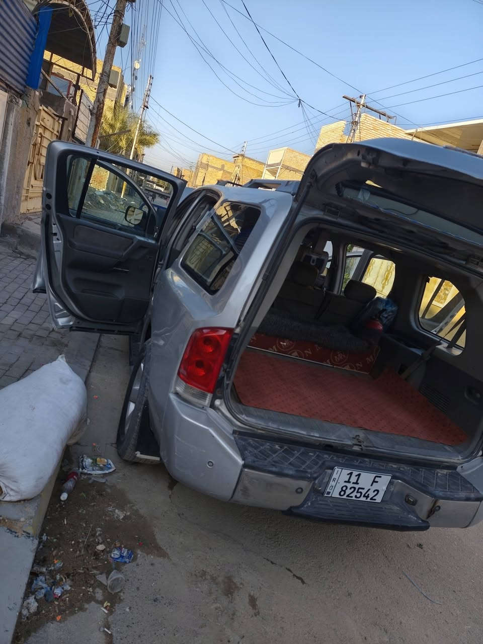 السلام او عليكم سياره نيسان نرماده الموديل 2007مسجله 2006رقم انكليزي جديد بغداد السياره نقصها بس كمبريسر مال تبريد سنويه جديده ***********
