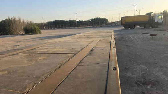 السلام عليكم اتريلة لبيع عربانة اشمتز تخم تاير دنكير علاك مديل 2017 الرقم ***********
