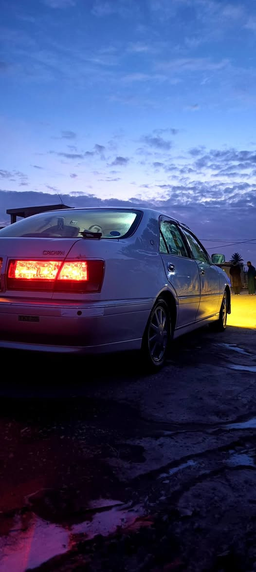 ملكه للبيع
سيارة جديدة مكفوله كفاله عامه قرار 48 
مكفوله من الضربه والصبغ والشرعيات 
مواصفات اهواي ومعروفه 
4كشنات كهرباء 
مري شفط 
برده كهرباء 
مثبت سرعه بيها 
محوله كرستال 
مدفوع كمرك وضريبه باقيه بس رسوم الرقم 
تريد تحويل تريد وكاله موجوده 
السعر 110وبيها مجال حله ناحية النيل 
***********
