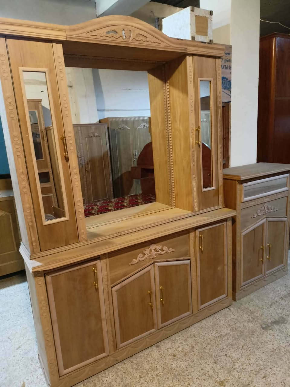 للبيع الغرفة الإيطالي 375 قفلها
الغرفة الجديدة الخام مليون و900 وبيها مجال 
الغرفة المستعمله 500 وبيها مجال


**إذا كنت صاحب هذا الإعلان وتريد حذفه لأي سبب، رجاءا أرسل رسالة إلى الدعم الفني**