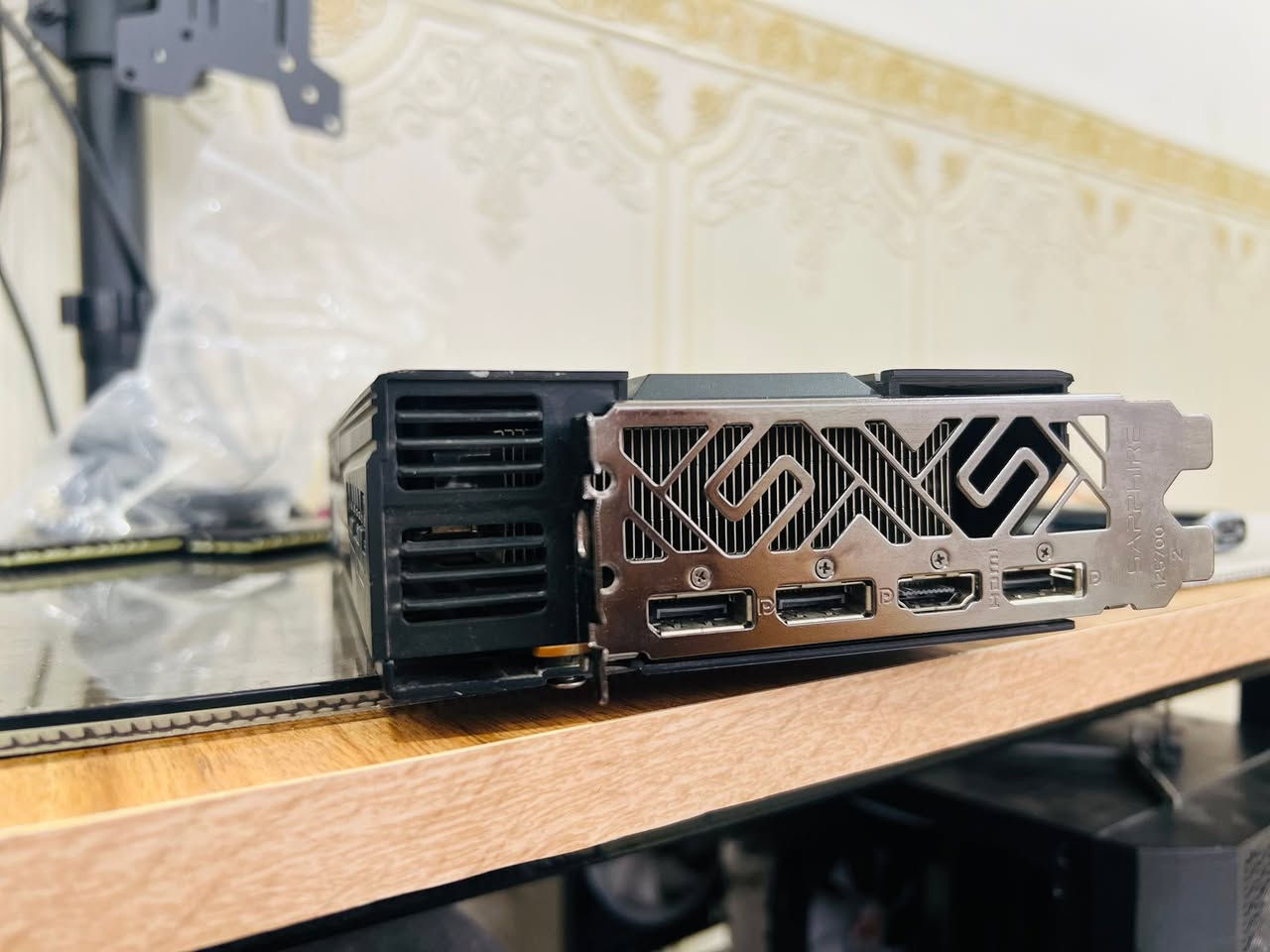 كرت شاشة rx 5700 xt
براند sapphier 
كرت بحالة جيدة و حرارة واداء جيد جدا 
مكاني النجف 
توصيل موجود 
السعر 250 الف
***********
