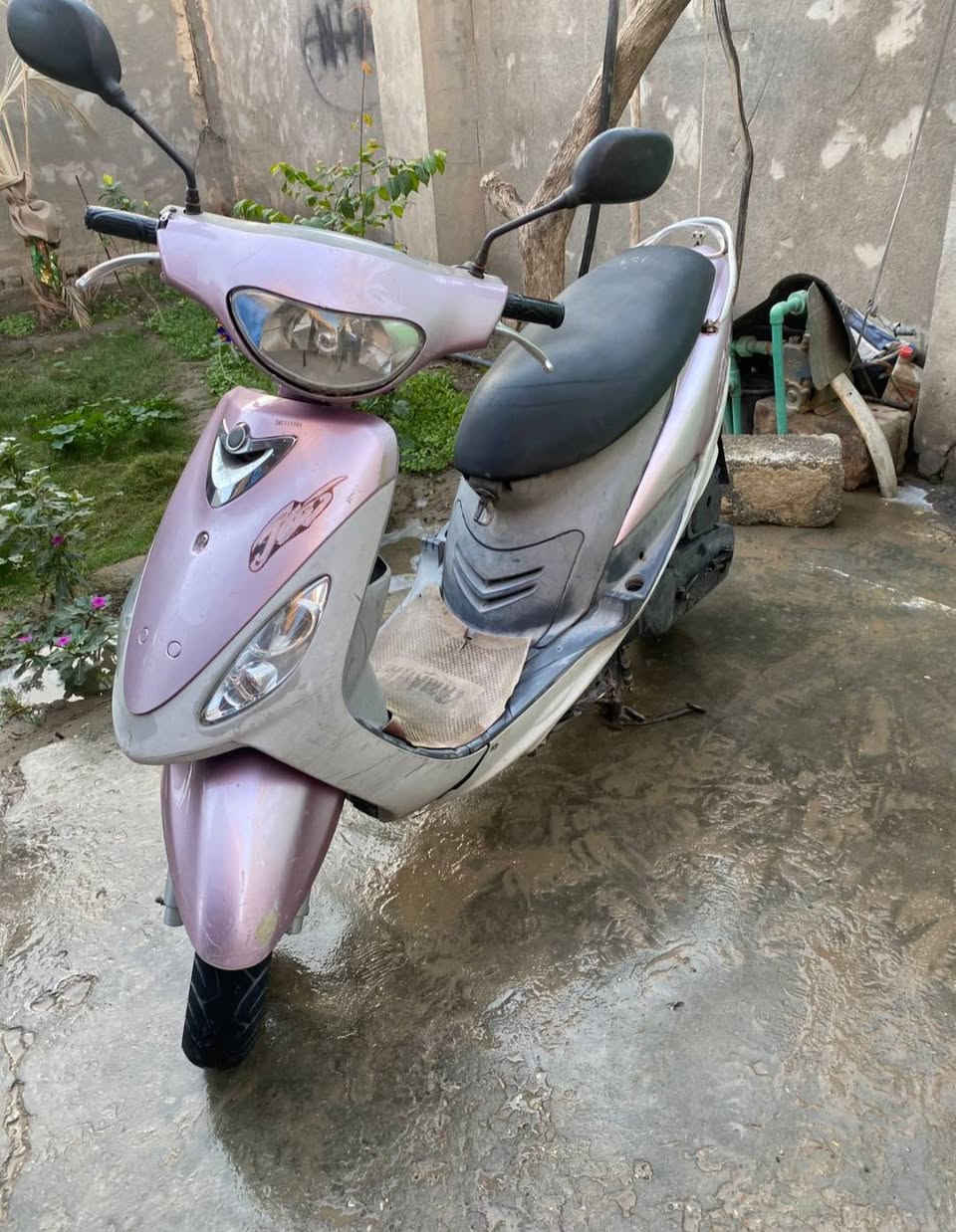 ماكس منغولي موديل 2008 دراجه بلاديه ماملعوب بيهه مكينه مكفوله كفرات ختم. احد ويه لمكيه لون
 ((مميز وردي بلاد  )) دراجه ما صار هواي من نازله  منفيس موجود 
سعر ٧٢٥ وبيهه مجال حك جيه
رقم الهاتف : ***********
