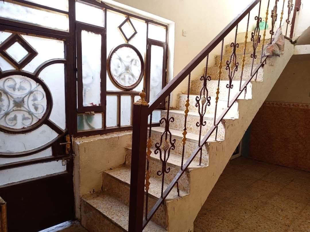 بيت للإيجار  ١٠٠ متر على شارع ١٥ 
الموقع حي الفرات شارع الرسول الاعظم خدمات كامله قريب على شارع الصب يحتوي على ستقبال و مطبخ و صاله وغرفه نوم (مال عائله صغيره ) سعر الإيجار بلخاص للتواصل عل الخاص او عل الرقم *********** متواجد خاص واتساب
