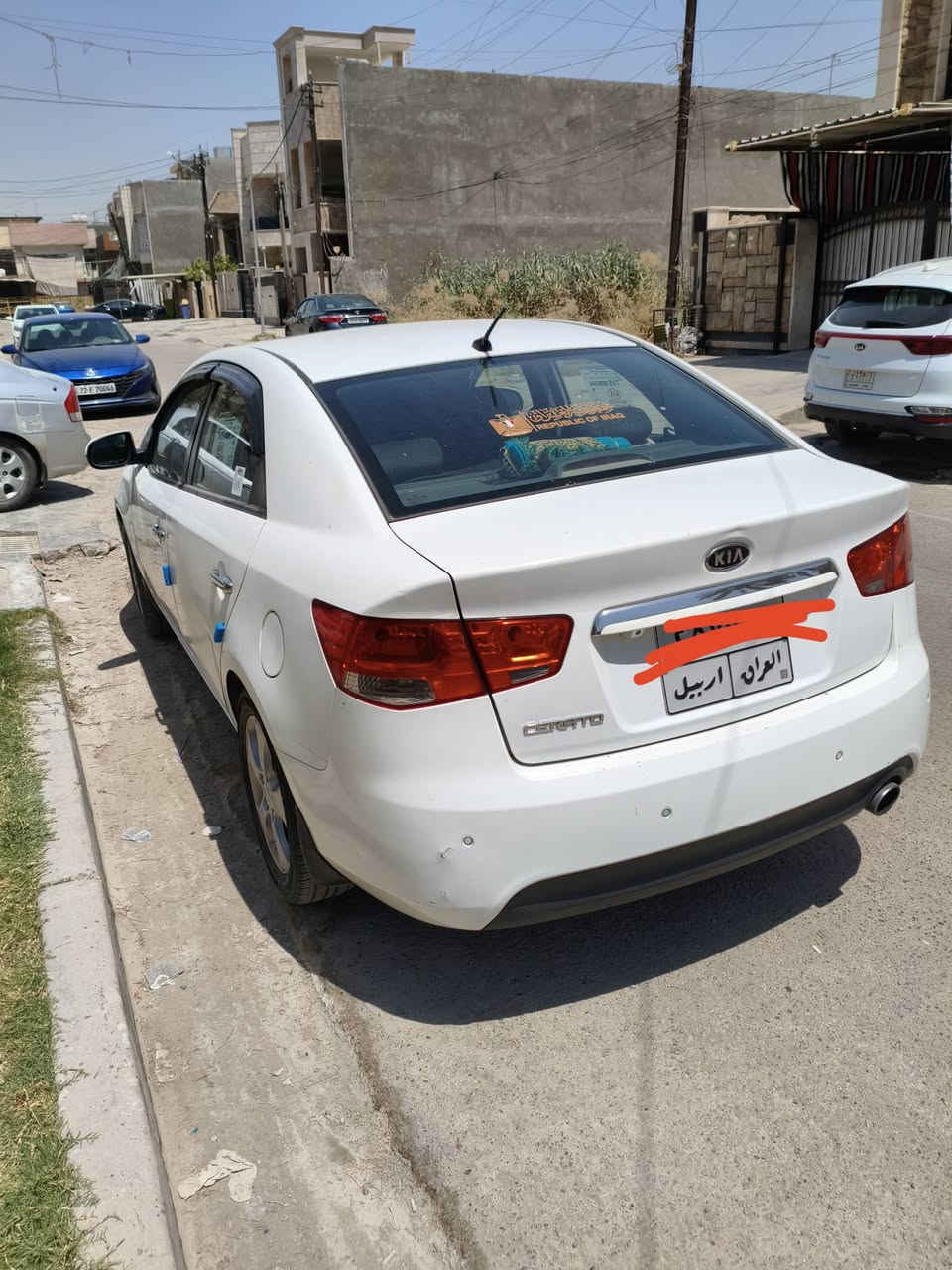 سيراتو 2012فول موصفات محرك 2000بيها خامرلغ خلفي وباب خلفي صبغ بدون دواخل رقم اربيل مكان ديالى دلي عباس ***********
