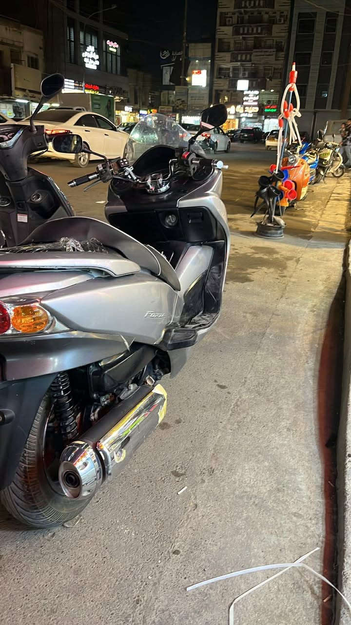 سلام عليكم فورزه 0 10للبيع مكينه نضيفه معدل 150اوراق موجوده كير شغال نضام سبورت اشاير شغالات نكره سلف مكاني بغداد افاق عربيه او الاعضميه شراي يتصل ***********
