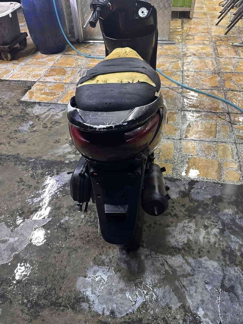 السلام عليكم دراجه بريز 
مجفته اغراض كلها اصليه 
نقص بريك وباتري 
450 وبيها مجال للشراي
تواصل خاص


**إذا كنت صاحب هذا الإعلان وتريد حذفه لأي سبب، رجاءا أرسل رسالة إلى الدعم الفني**