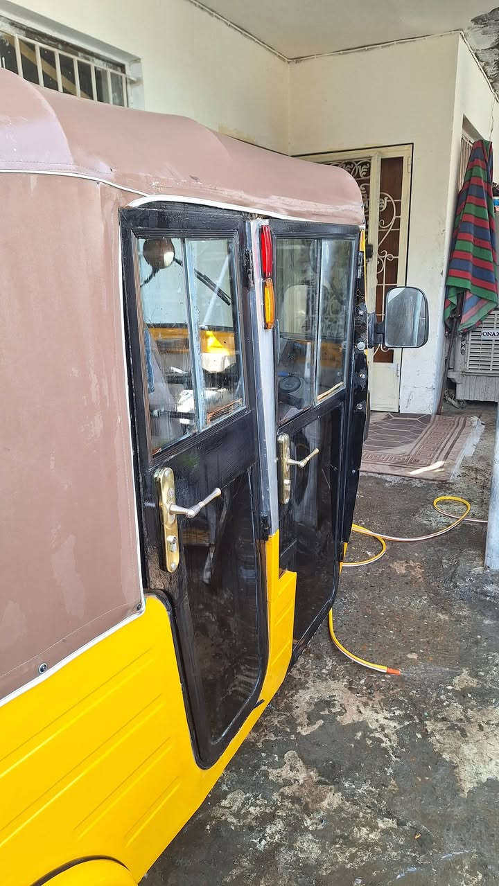 يوجد لدينا بيبان تكتك السعر 175مع الشد تريد بدون شد اقل
رقمي ***********
