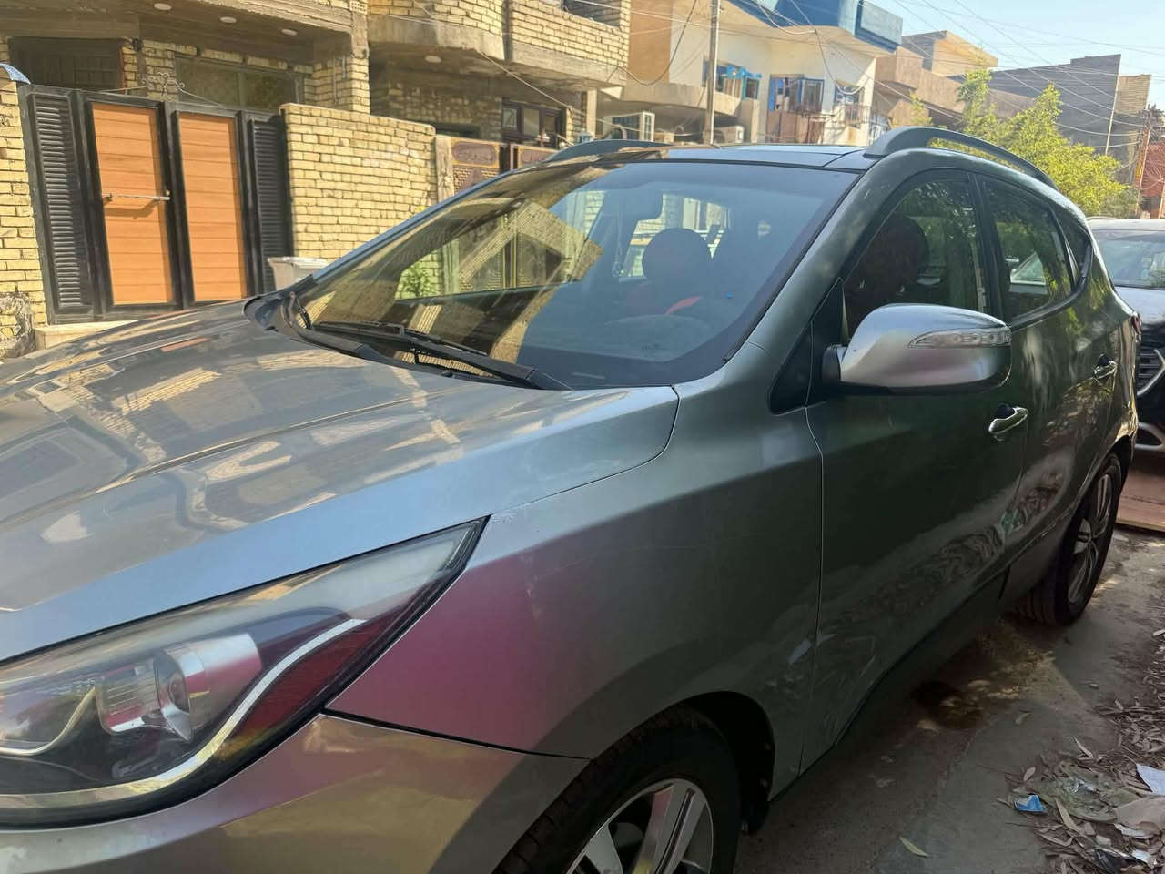 السيارة كاملة من كلشي تخم تاير جديد تبريد جيد ما بيها نقص شي
سنوية إلى ٢٠٣١ جديدة 
هزة جديدة
الرقم ***********
