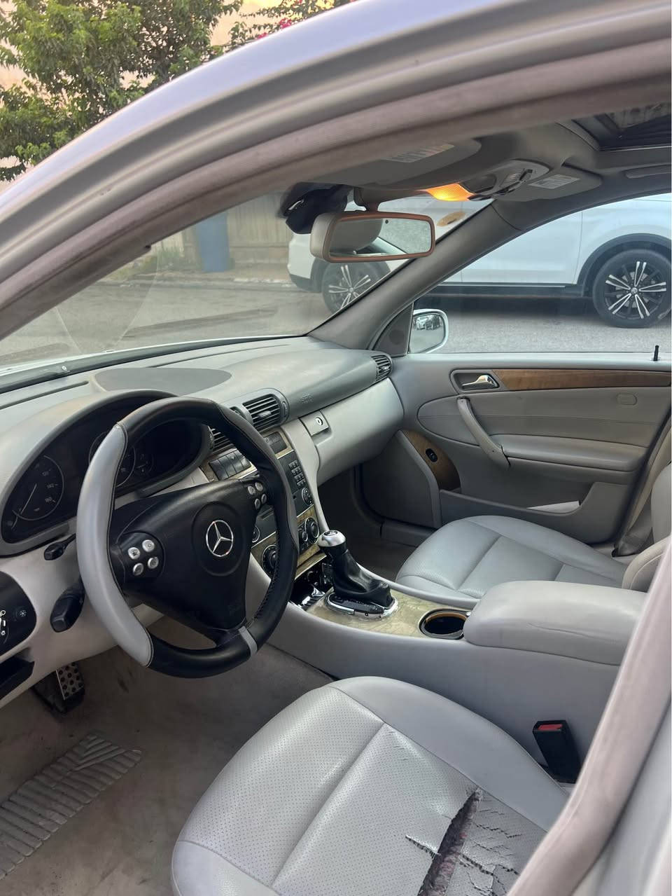 مارسیدیس c230 مودیل 2007 گێڕ مەکینە تەبرید کارەبایات تەقەورەقە بەشەرت گێر مەکینە بیلاد کارەبای کامل ئشدەکات کوشین جلد پەردە پێنج کەلە ناوسپی بێ بۆیاغ بێ کڵ بونەوە سەیرەکە 200 هەزاری هەقیقی ڕؤشتووە رەقەم بەغداي ئەسڵیە سەنەوی پلاستیک 2019 بەسەر چووە سەعری 65 گلاو مەعامەلەیە رەقەم مۆبایل *********** *********** كويسينجاك, أربيل
