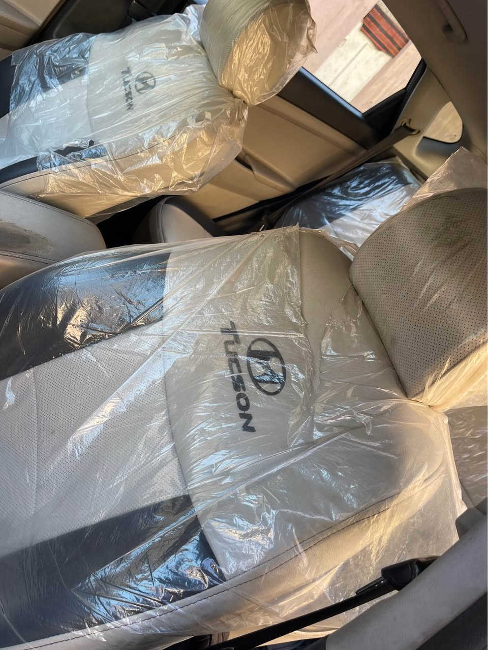 توكسان 2020 وراد امريكي 
صور الحادث موضحة بالمنشور 
عندي بالعراق حادث على كد اصبع  نصبغت عل كد شبر 

محرك gdi 2400  ماشية 55 الف ميل 
بصمة ابواب وبصمة تشغيل وصندوق 
حساسات امامية 
حساسات جانبية 
رادار 
تحديد مسار  
سايد بيرك بصمة 
اوتو  هولد 
وضعية قيادة نورمل وسبورت 
كروس مثبت سرعة 
كشنات  الامامية تدفئة 
كشن السائق كهرباء 

السيارة جديدة واستخدام شخصي مابيه اي نقص
كير ومحرك مكفولات 
تبريد وتدفئة في حال ممتازة 
صدر السيارة بلادي مال شركة وفي حال جيدة جدا 
السيارة خير من الله ومابيه نقص برغي 
السعر المطلوب 18000$ وبيه مجال جدا بسيط 
وكولشي اكو بالسوك 

اعتذر عن المراوس بيع فقط

عنوان السيارة بغداد - الغزالية

للاستفسار التواصل عبر الرقم 
*********** بغداد, العراق
