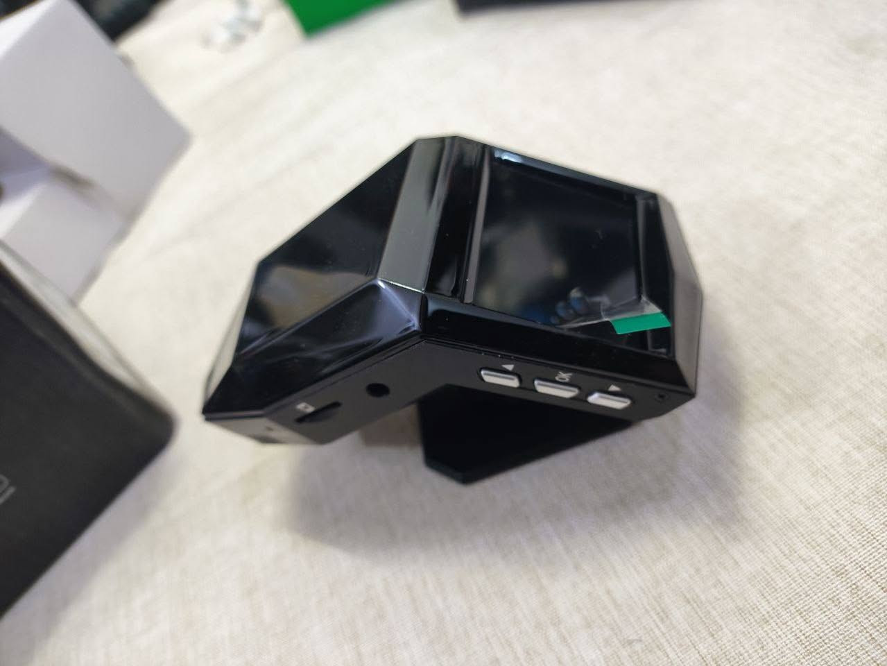 داش كام الأصلي 💯معروفه   ماركه  وسعر نار30 الف اول تم
شرط دقه هذا ما فول وعجبتك ارفضه امام المندوب 
شرط كبس شركة والدقة الحقيقية HD1080 الأصلي 
كامرا سيارة الأصلية من امزون شرط امزون الأصلي الدقة  HD1080 حقيقي  
كامرا سيارة ذكية  تصوير بدقة عاليه جوده امامي فقط 
وتصور  كامرات  بسياره فديو وصوت 
 . شاشه عرض تحكم منفذ رام. تصوير ليلي نهاري. تشتغل ع جداحه مال سياره. اصليه امزون . اول تم 30الف 
 
الفديو الخاص بموقع الشركة المصنعة للداش كام 

توصلك جاهزه متعبك كبل تلزكها بجامه وتخليها بجداحه  

للحجز ارسال الرقم والعنوان خاص


**إذا كنت صاحب هذا الإعلان وتريد حذفه لأي سبب، رجاءا أرسل رسالة إلى الدعم الفني**