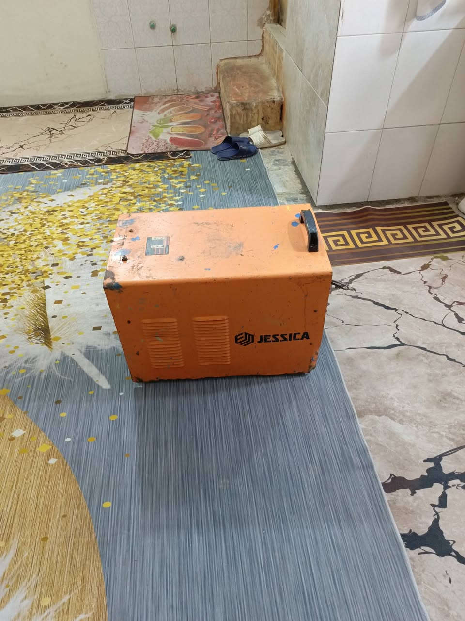 ماكنه لحام جسك 400ابير ثري فيز نضيفه وياها يده لحام طولها 16متر والبارد 2متر السعر 300وبيها مجال قليل ***********
