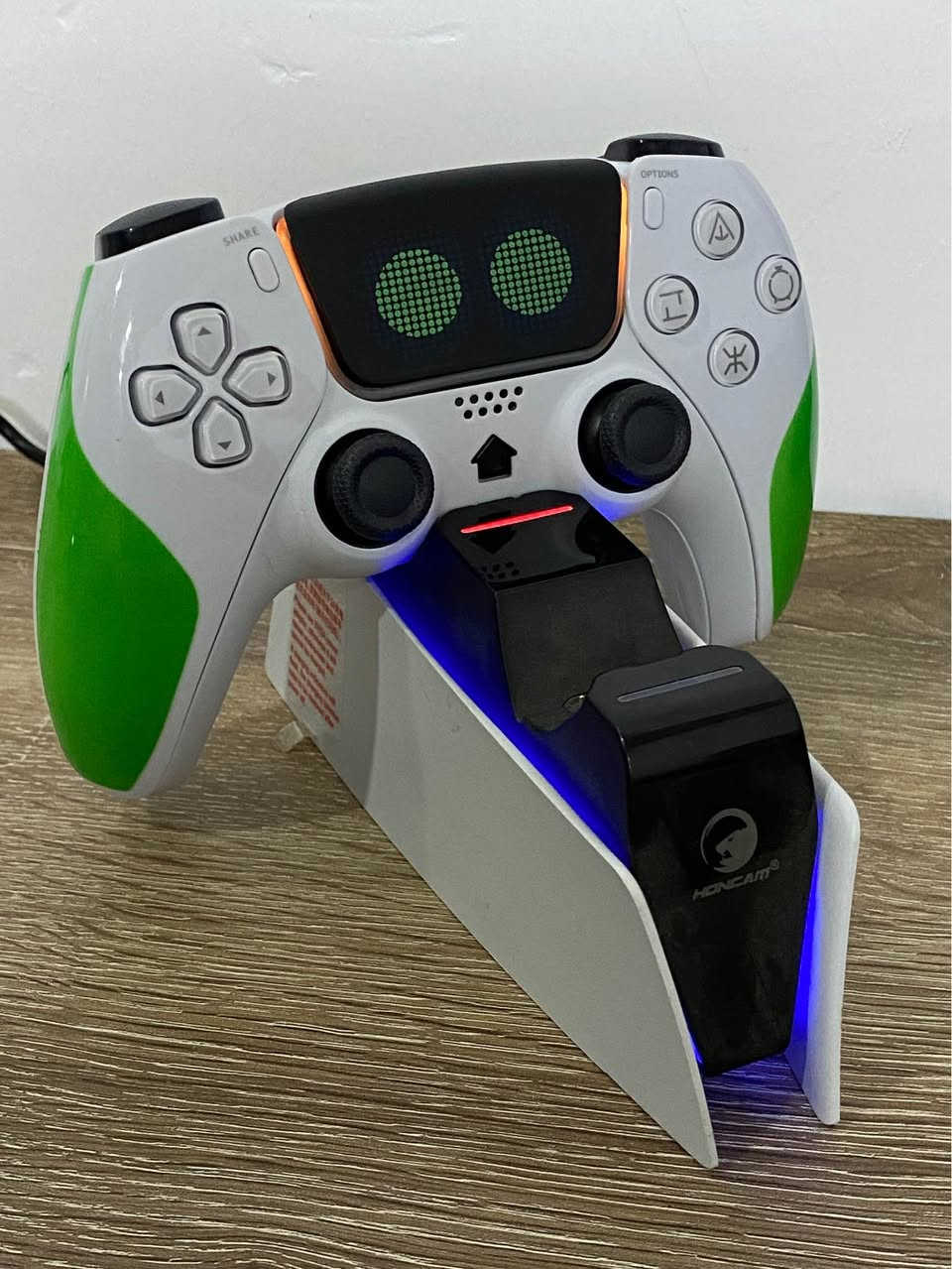 ستاندی شه‌حن بۆ ده‌سكی PS5 به‌كارنه‌هاتوو
قاعدة شحن ليدات PS5 غير مستعمل

WhatsApp / Telegram / Viber
(***********) كويسينجاك, أربيل
