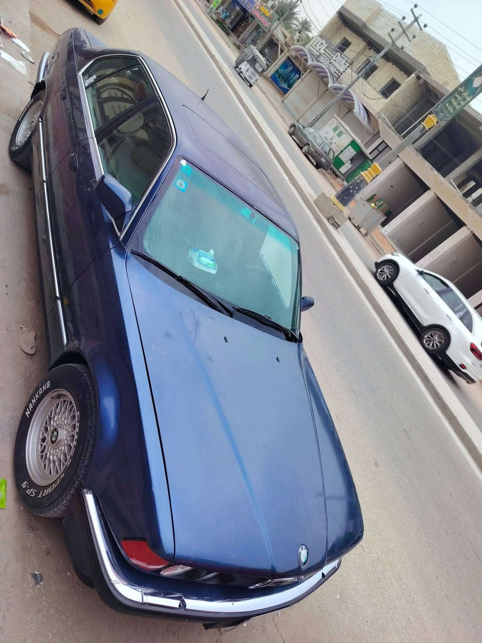 BM 92 للبيع جاهزه من كلشي محرك گير حدادية كهربائيات تخم تاير تبريد ثلج بيع مستعجل لتواصل على هذا الرقم *********** العنوان كربلاء المقدسة  السعر 50 وبيه مجال
