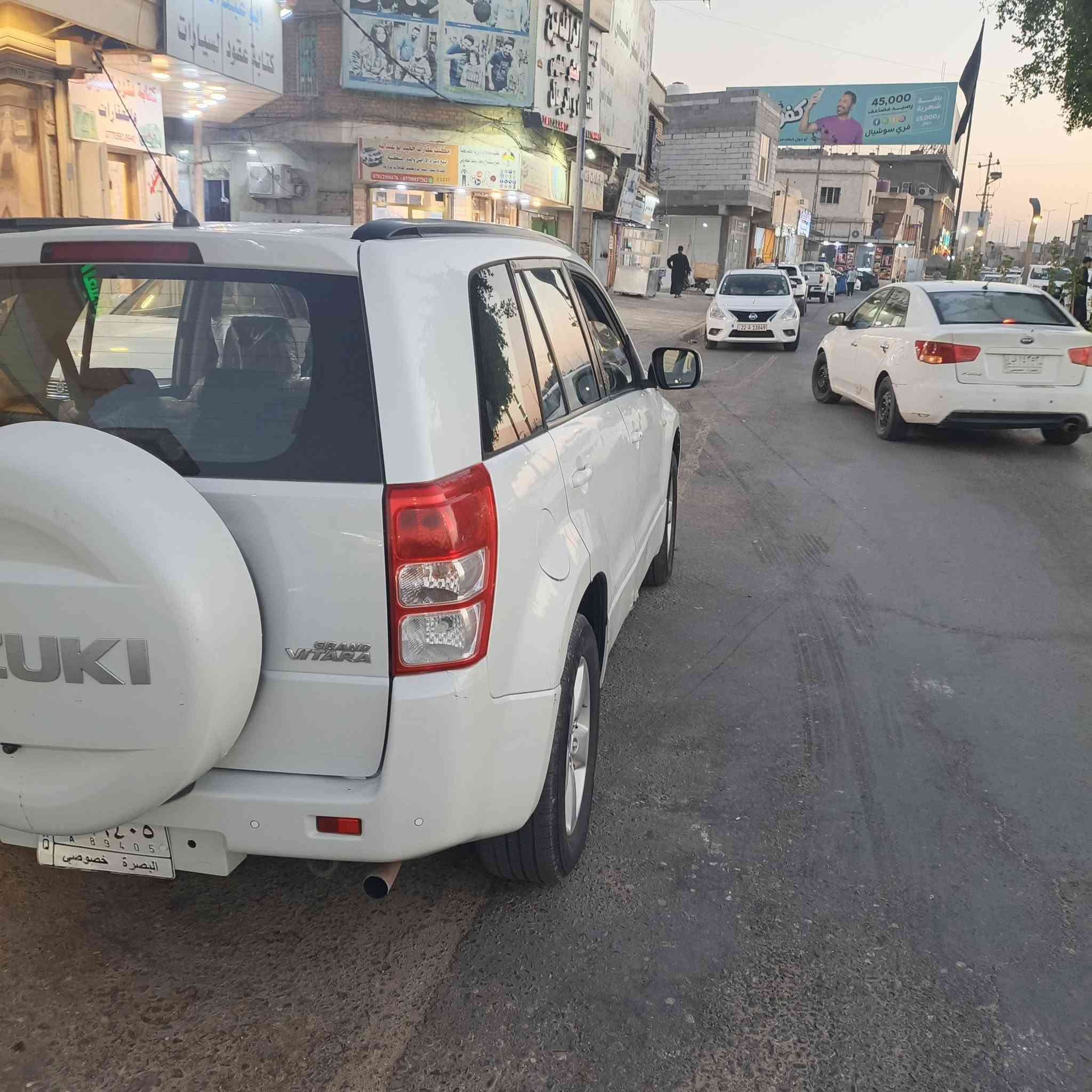سازوكي فيتاره للبيع 2011 بانزين suv
بصمه شاشه كير ومحرك كفاله الداخل اسمنتي تحكم استيرن تبريد السياره كفاله عامه 
كهربائيات السعر 85 ورقه وبيه مجال الرقم ***********
