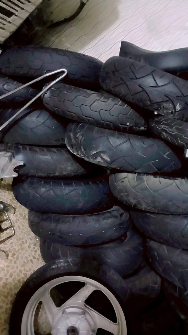وجبه تايرات حجم 15 وحجم 16
ويل كب ستد شادو 
توصيل موجود 
***********
