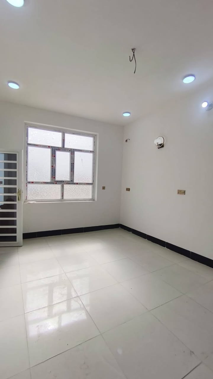 يالله يالله  بيت للبيع جديد بلاش بلاش  😍وتساب ***********📞📞
عنوانه المكتب مقابل قريه الغدير عمود262 مكتب النور للعقار احجز بيت احلامك يم مكتب النور 😍🏬🏬
#__مساحه_لبيت_100متر_مربعه 
#_ 
#بيت_طابو_زراعي_سند25
سعره 40عرض شارع 17متر فول خدمات 

بناء حديث غير مسكون
بناء ممتاز جدا  عنوان  لبيت النجف 
#مقابل__قرية_الغدير_مباشر 
يحتوي لبيت على+ غرفه1+صاله  +مطبخ ستقبال +صحيات بلداخل +وبلخارج 
***********وتساب
