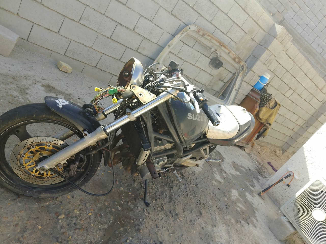 بطح بانده كرستال محرك ربع متروكه ٥ اشهر ابيع كوم حديد السعر (200) وبيها مجال بسيط عنواني البصره ابو الخصيب تواصل واتساب ***********
