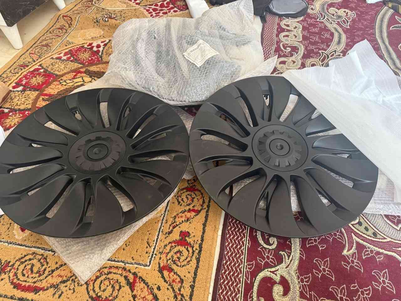 سلام عليكم 
كبات تيسلا الاصليات حلزوني ماركه PC 
للبيع ديوانيه ***********

سعر50$
