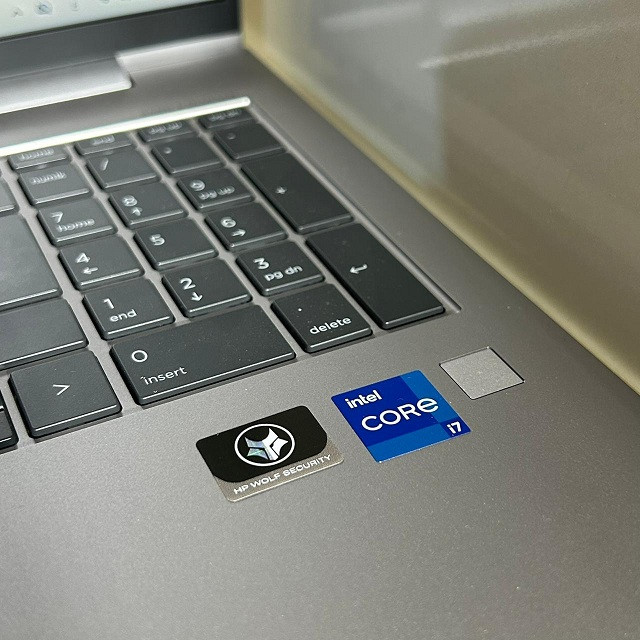 #الخارق كور i7 + جيل 12 + كارت شاشة خارجي + رام 16 (DDR5) بسرعة 4800 + هارد 1 تيرا + شاشة عملاقة 16 إنج  🔥🔥

أقوى لابتوب للإلعاب والتصاميم والبرامج الهندسية =  HP Zbook FireFly 16 G9

المحتاج العاب قوية و شغل ثقيل و شكل أنيق و وزن خفيف .. HP حققت المعادلة في هذا اللابتوب المميز.

#معالج_مرعب كور i7 / الجيل 12 / عدد الأنوية 10 / عدد الخيوط 12 🔥

رام 16 / DDR5 / بسرعة 4800 (تشغيل الألعاب و البرامج .. طلقة) 🔥

هارد عملاق 1 تيرا نوع SSD - NVMe (أسرع من SSD العادي إللي هو أصلاً سريع) 🔥

#كارتين_شاشة 🔥

كارت شاشة داخلي Intel UHD Graphics حجم 8 كيكا 

كارت شاشة خارجي NVIDIA Quadro T550 حجم 4 كيكا 

شاشة كبيرة 16 إنج دقة FHD+ (1920×1200) / أوضح من FHD 🔥

سبيكرات الصوت من الشركة العالمية Bang  & Olufsen (صوت محيطي رهيب للإلعاب و الأفلام) 🔥

وندوز Windows 11 Pro – أحدث وأسرع نسخة بالعالم 25H2 🔥

بصمة إصبع

أسرع شبكة وايفاي = Wifi 6E

#السعر 950 ألف مع #سيت_ملحقات (حقيبة + ماوس + ماوس باد + هدفون + ستاند تلفون + الشاحن)

بغداد شارع فلسطين (توصيل #مجاني بكل العراق)

واتساب ***********
