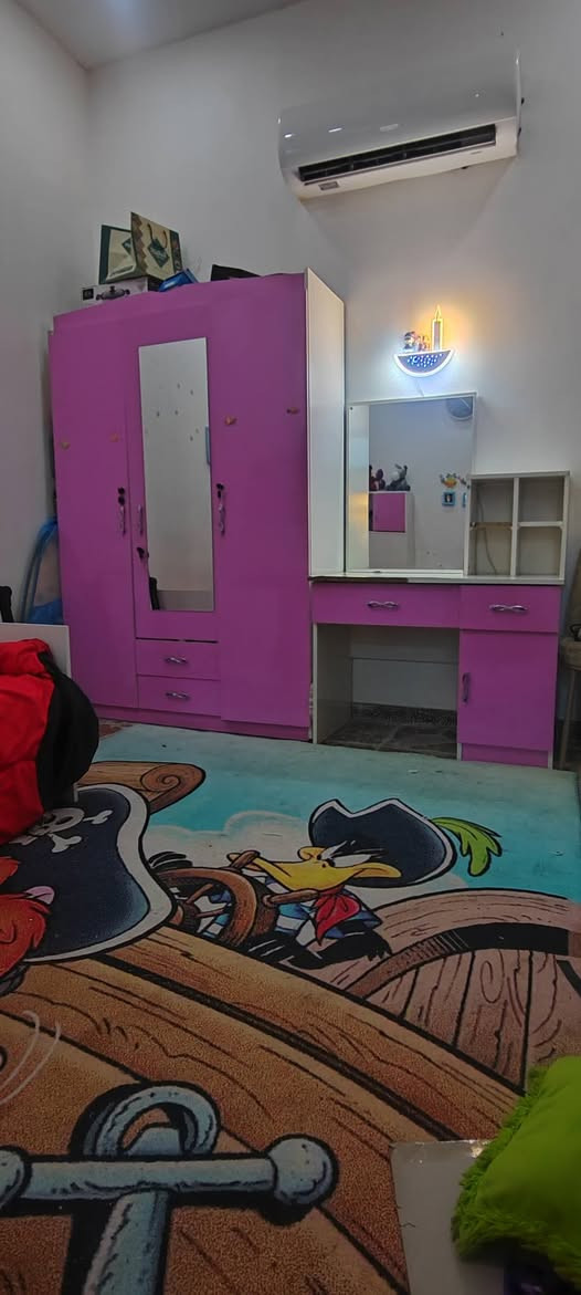 غرفه أطفال للبيع السعر ٢٥٠ الف للاستفسار الاتصال على الرقم ***********
