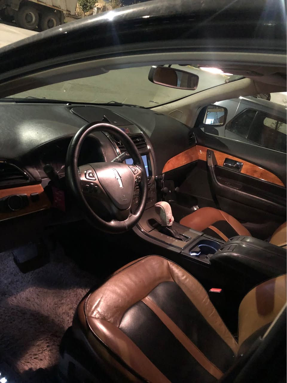 لینکۆلن MKX
مۆدێل ٢٠١٣
AWD دەبڵ ئەکسل
مەکینە شەش پستۆن ٣.٧ 
سفری شەریکەی نیڤا
پڕ مواسەفاتە
کوشنی پێش و دوا و سوکان هیتەرە
کوشنی پێشەوەی تەبریدیشە
سیستەمی صەوتی THX
وچەنەها مواسەفاتی تری هەیە
١٩١ هەزار کیلۆمەتر ڕۆیشتوە
نرخی ١٦٩ وەرەقە و مەجالی معامەلەی تیایە
بۆ فرۆشتن یان گۆڕینەوە بە فۆردی F150 السليمانية, العراق


**إذا كنت صاحب هذا الإعلان وتريد حذفه لأي سبب، رجاءا أرسل رسالة إلى الدعم الفني**